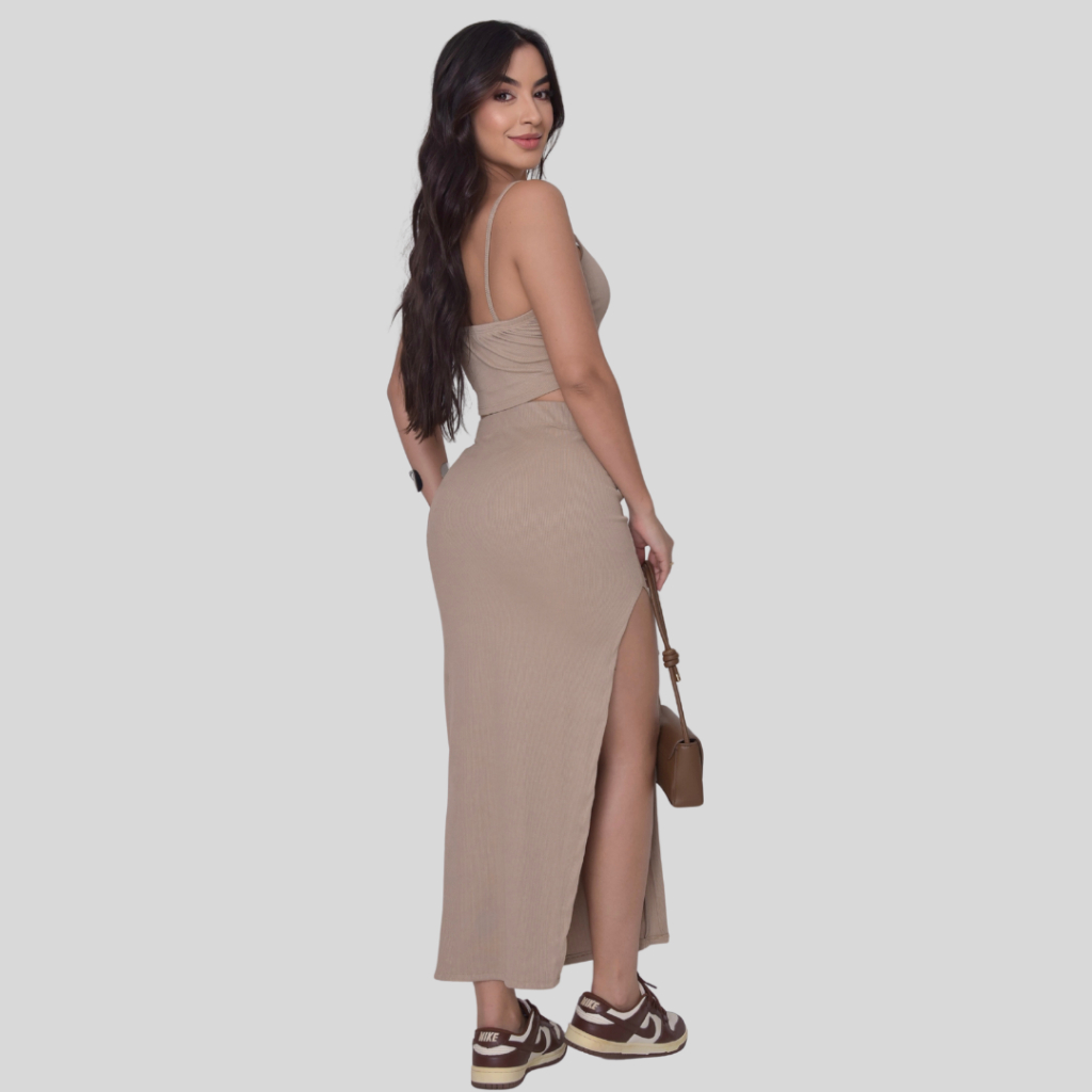 Conjunto Feminino Cropped Canelado e Saia Longa com Fenda – Justo, Estiloso e Confortável